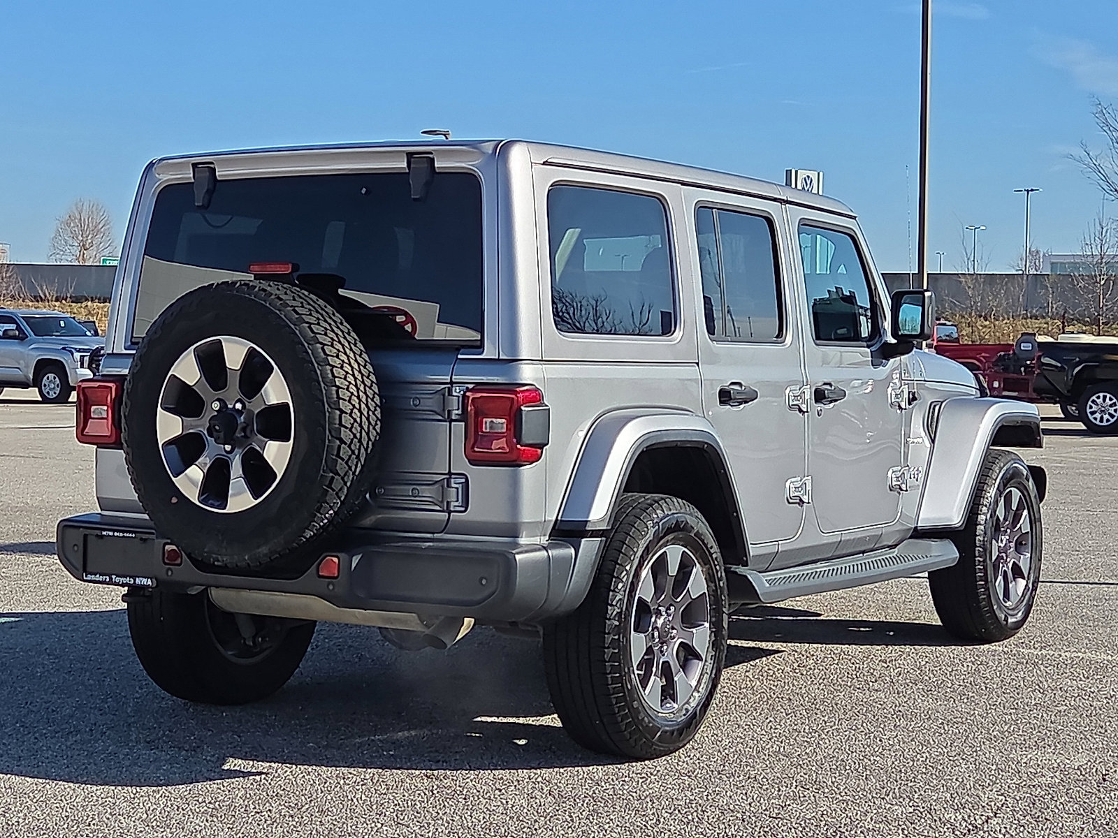 Used 2018 Jeep Wrangler Unlimited Sahara image 5
