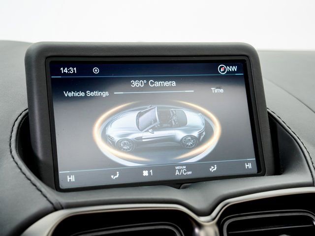 Used 2022 Aston Martin V8 Vantage Roadster image 18