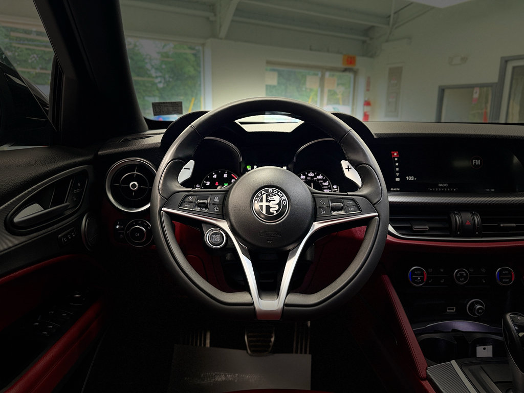 Used 2019 Alfa Romeo Stelvio Ti Sport w/ Quick Order Package 22S Sport AWD/4WD image 15