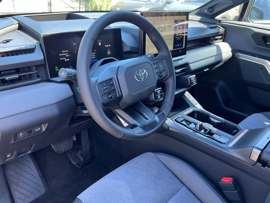 New 2026 Toyota RAV4 XSE w/ Panoramic Sun Roof Package AWD/4WD image 14