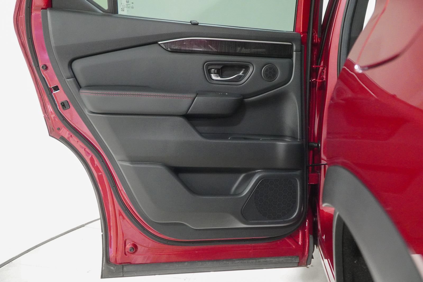 Certified 2025 Honda Pilot Black Edition image 50