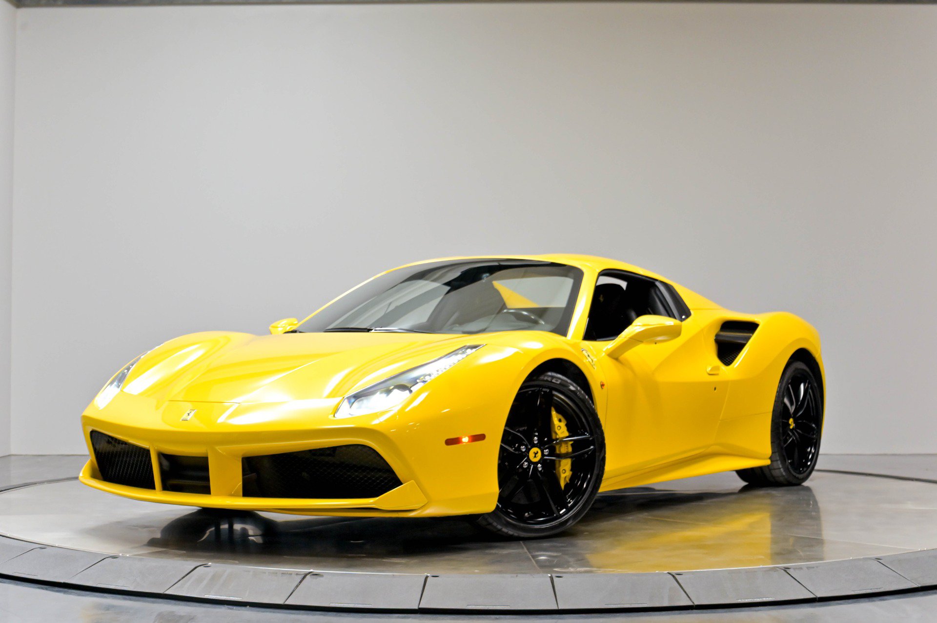 Used 2017 Ferrari 488 Spider RWD image 75