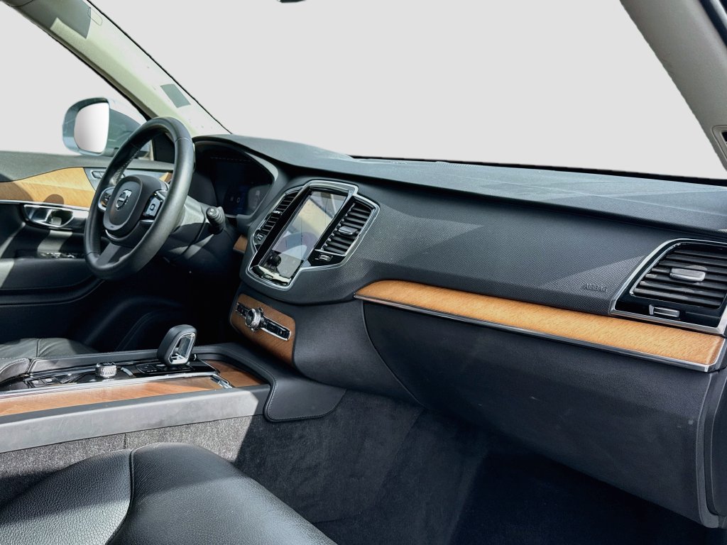 Used 2023 Volvo XC90 B6 Plus AWD/4WD image 35
