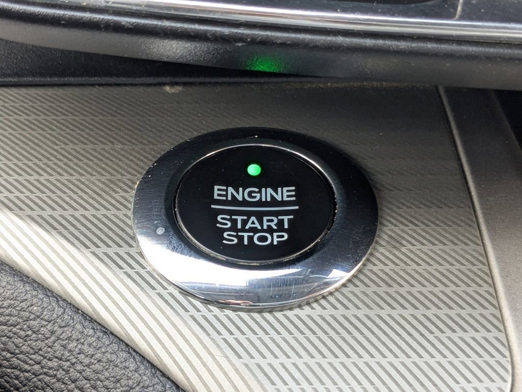 Used 2021 Ford Explorer XLT image 29