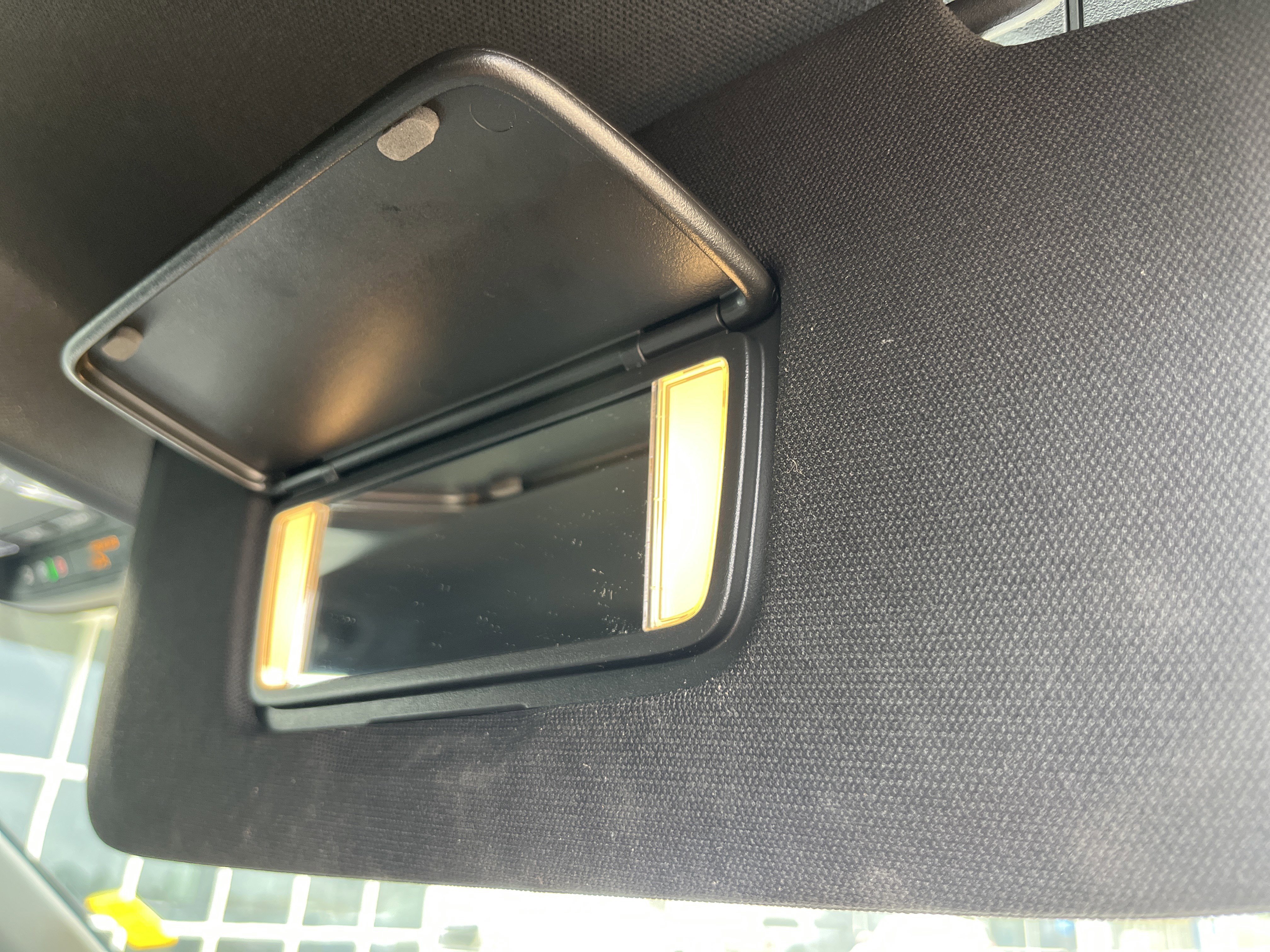 Used 2024 Cadillac XT4 Premium Luxury image 20