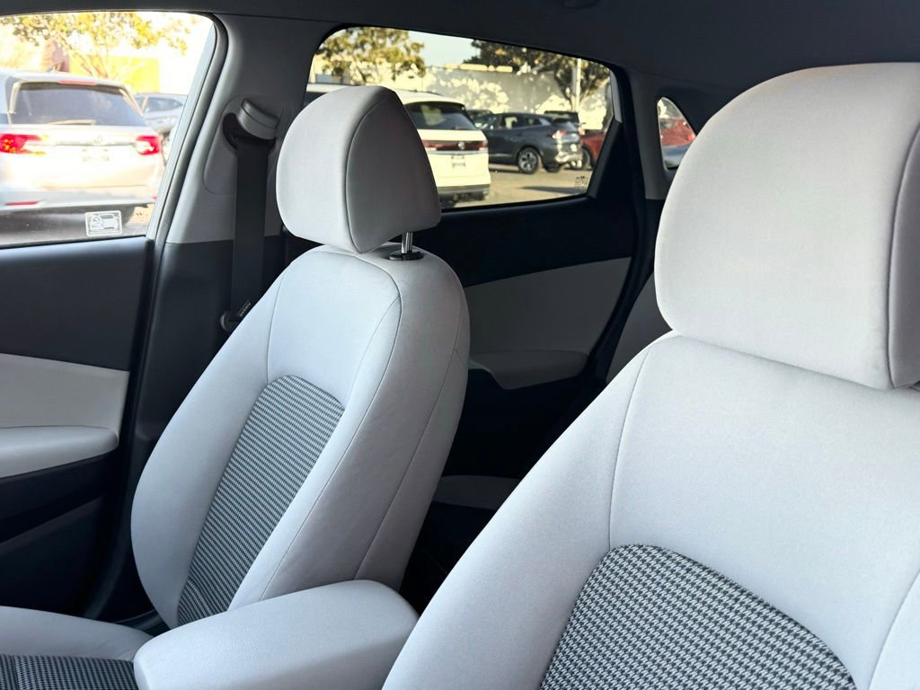 Used 2022 Hyundai Kona SE image 14