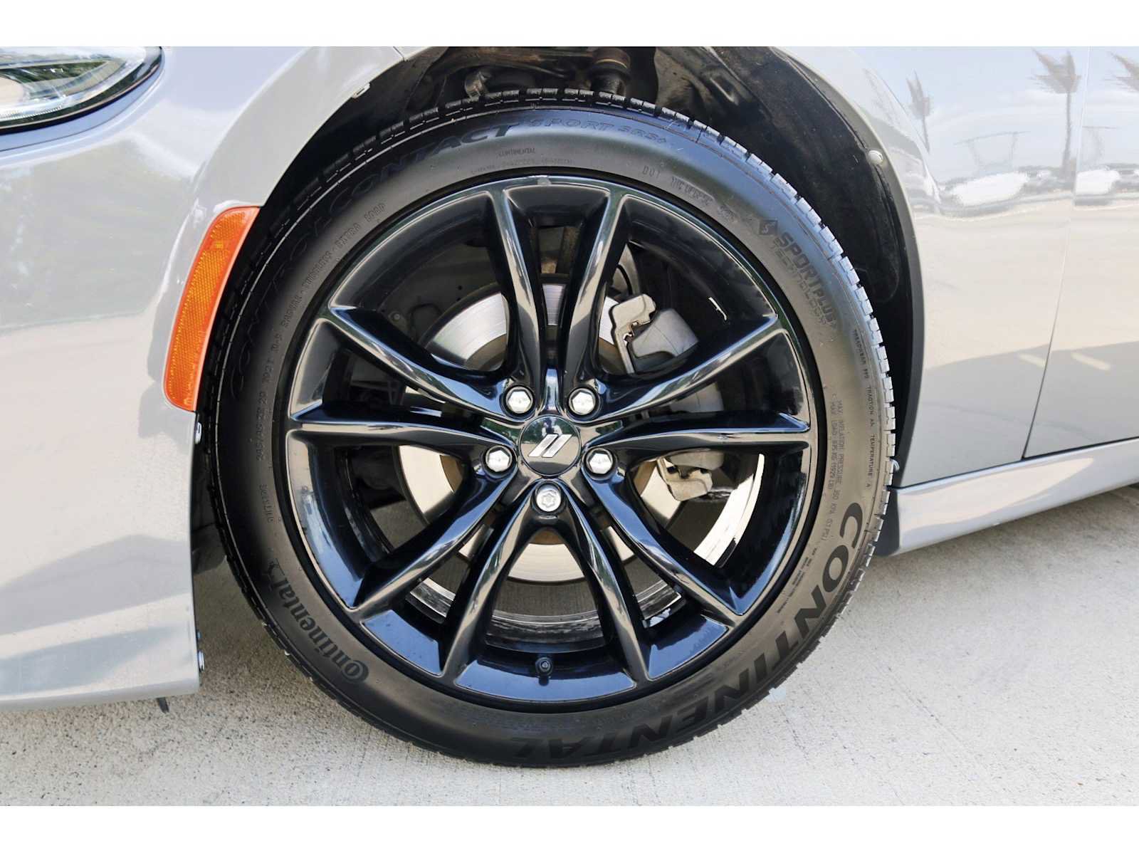 Used 2018 Dodge Charger SXT Plus w/ Blacktop Package RWD image 28