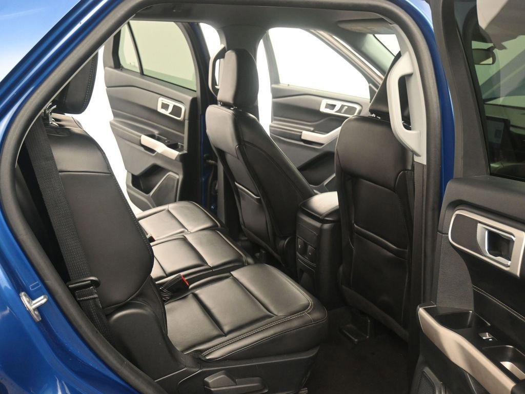 Used 2023 Ford Explorer XLT w/ Equipment Group 202A image 12