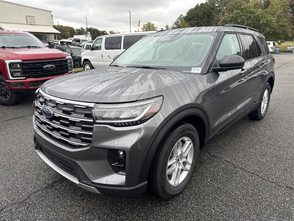 New 2026 Ford Explorer Active w/ Active Comfort Package image 3