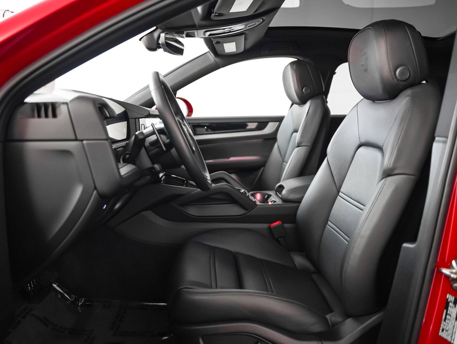 Certified 2025 Porsche Cayenne Coupe image 5