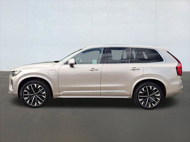 Used 2026 Volvo XC90 T8 Plus w/ Protection Package Premier AWD/4WD image 8