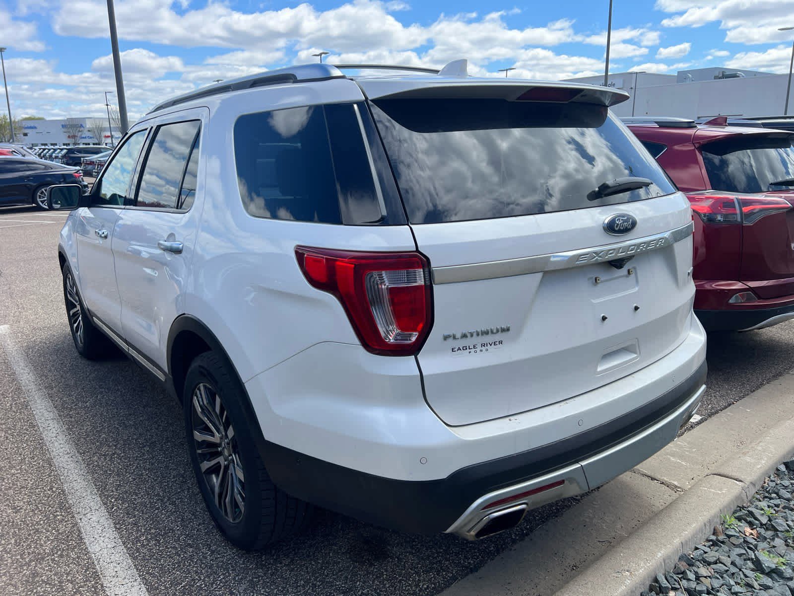 Used 2017 Ford Explorer Platinum AWD/4WD image 7