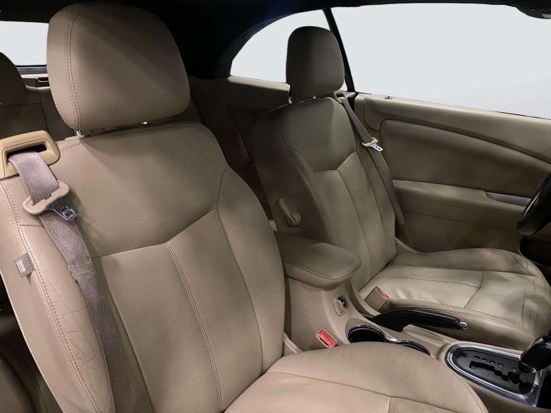 Used 2013 Chrysler 200 Limited FWD image 32