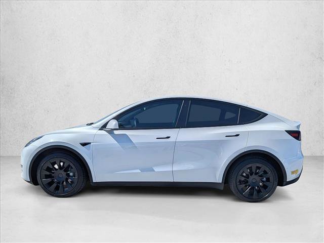 Used 2022 Tesla Model Y Long Range image 9