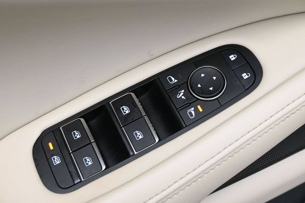 Used 2023 INFINITI QX60 Luxe w/ Cargo Package FWD image 4
