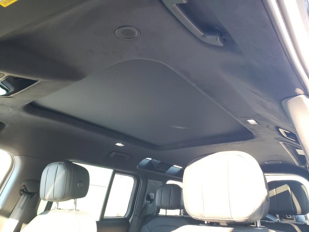 New 2026 Land Rover Defender 110 X image 21