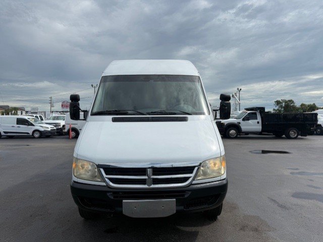 Used 2004 Dodge Sprinter 3500 RWD image 3