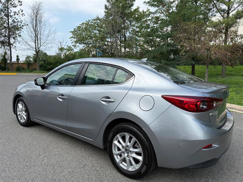 Used 2014 MAZDA MAZDA3 i Touring w/ Technology Package FWD image 8