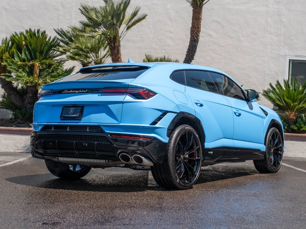 Used 2024 Lamborghini Urus S AWD/4WD image 3