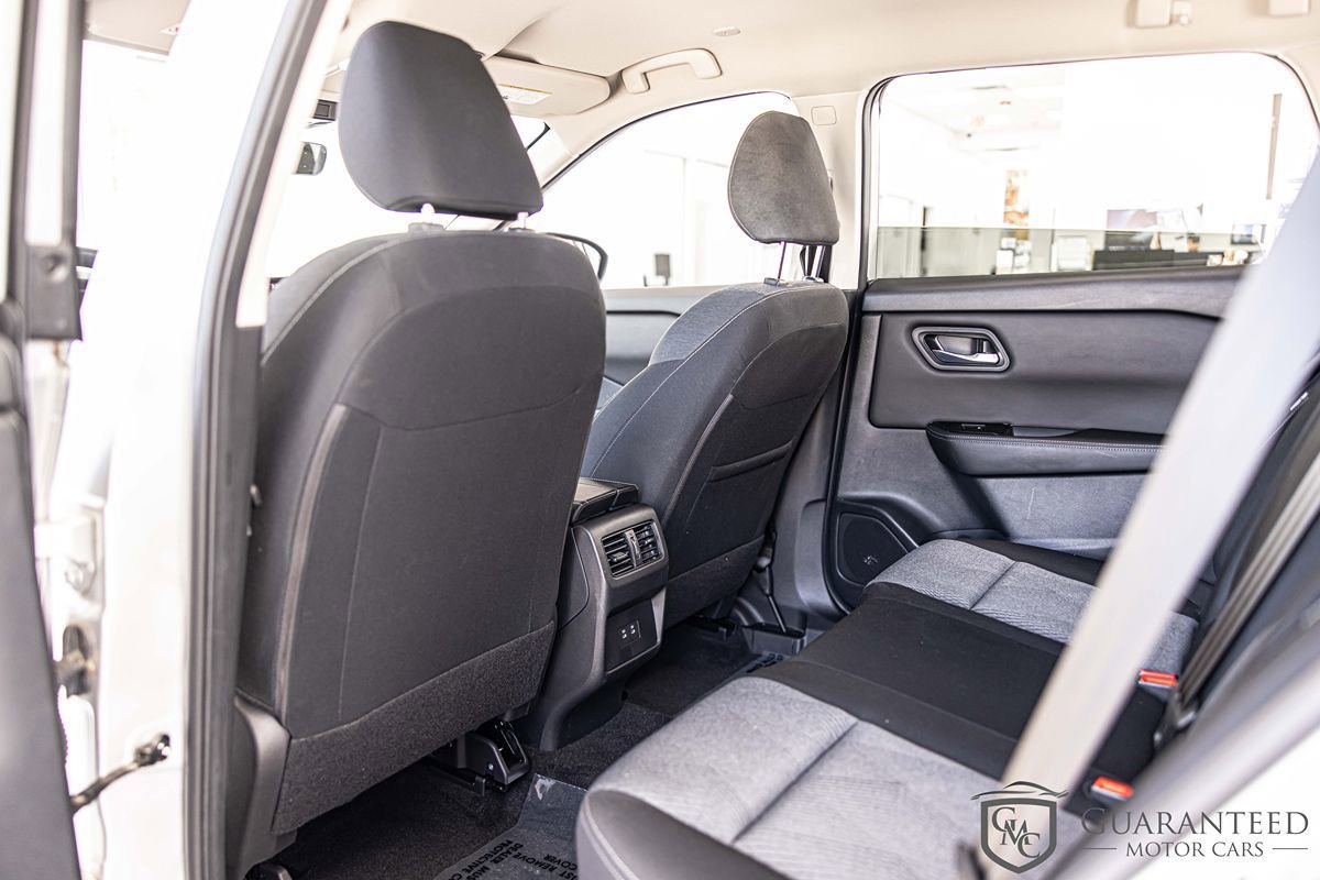 Used 2024 Nissan Rogue SV AWD/4WD image 33