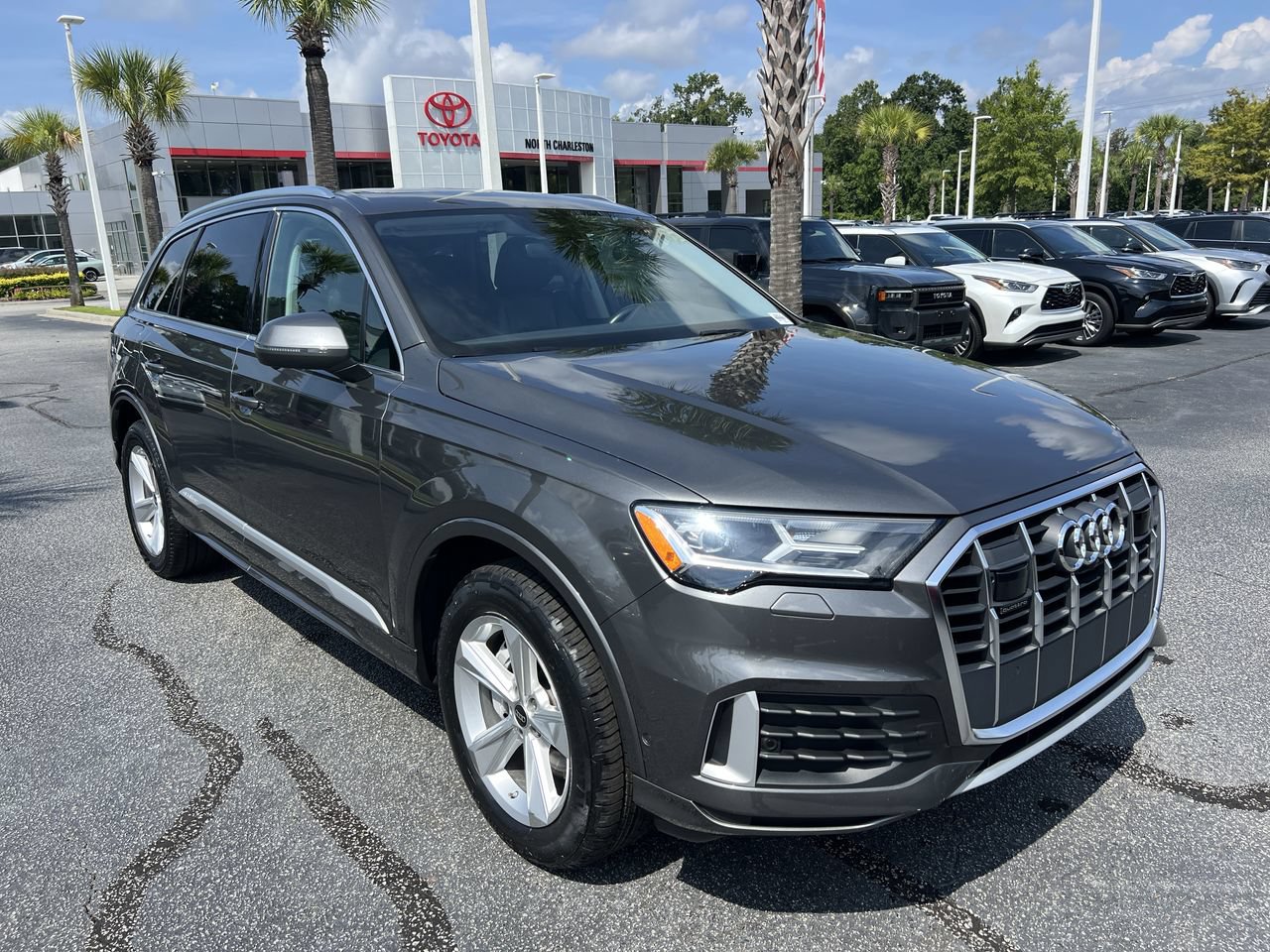 Used 2023 Audi Q7 2.0T Premium w/ Convenience Package AWD/4WD image 2