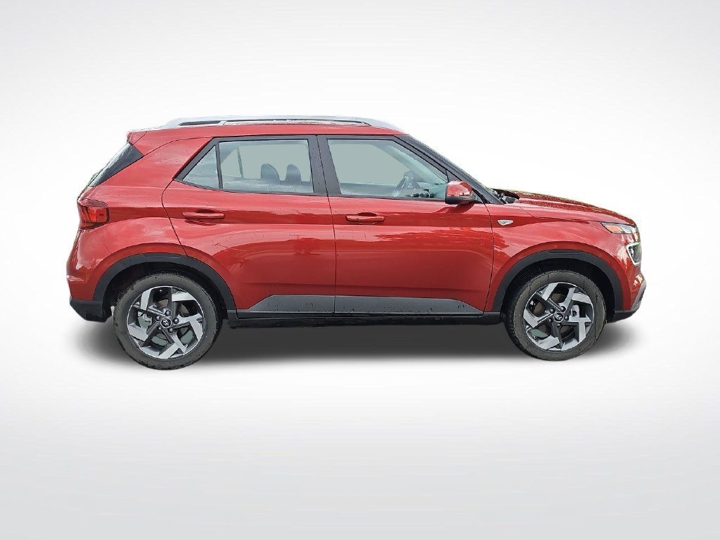 Used 2024 Hyundai Venue Limited FWD image 7