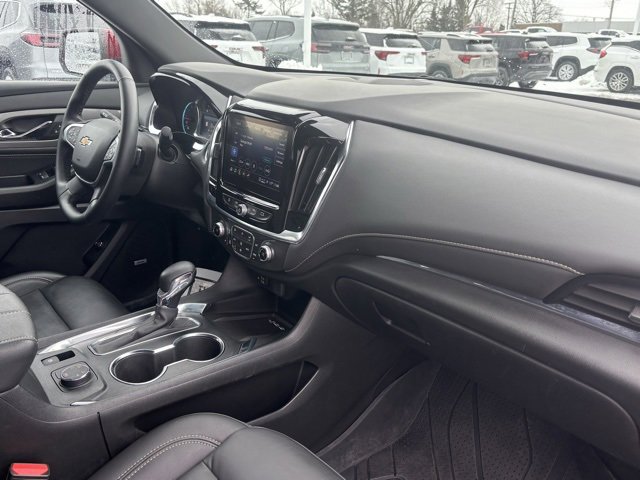 Used 2023 Chevrolet Traverse LT w/ LT Premium Package image 15