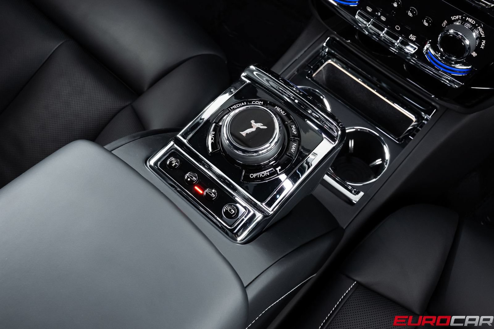 Used 2022 Rolls-Royce Phantom Sedan RWD image 34