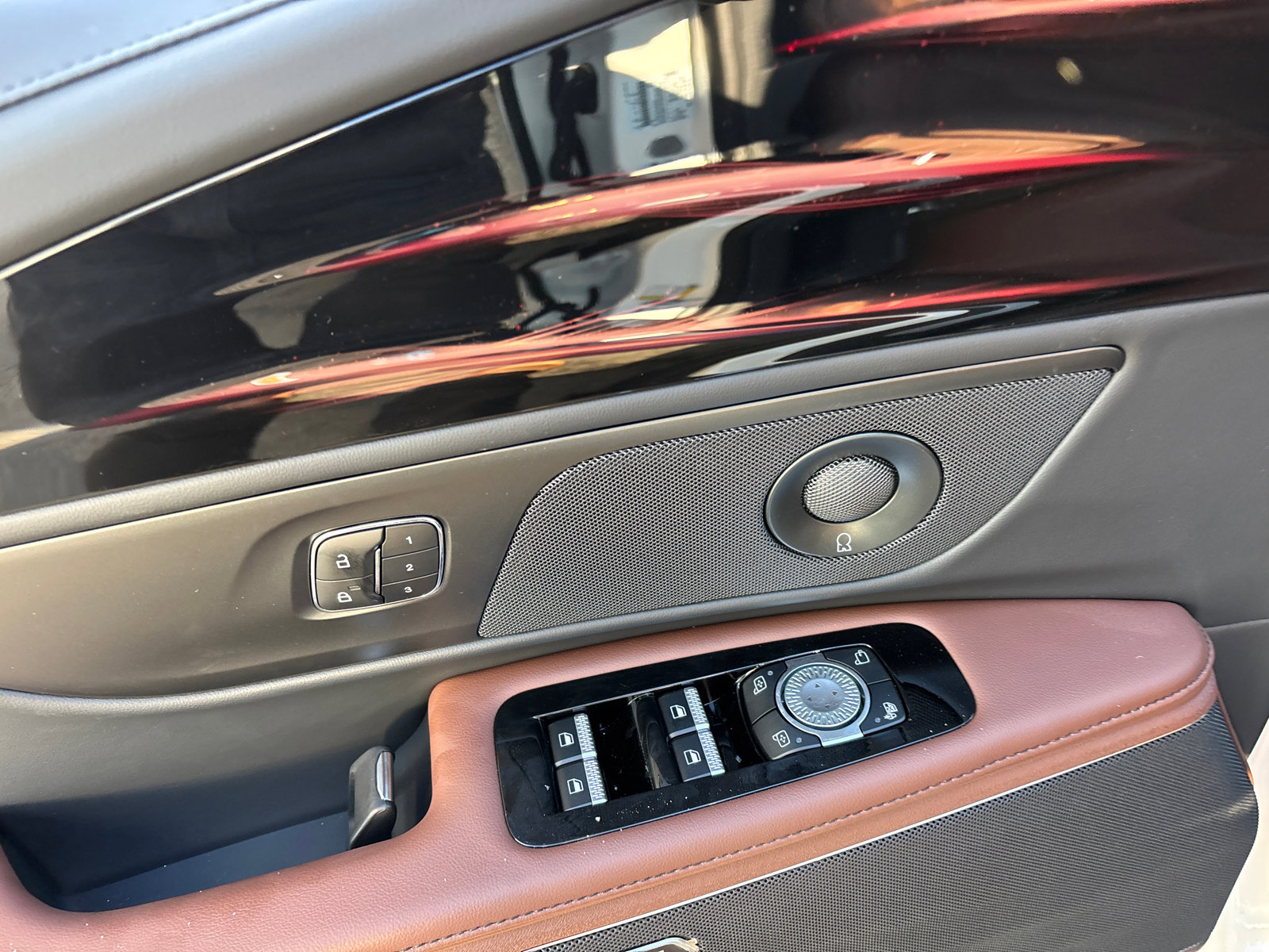 New 2026 Lincoln Nautilus Reserve w/ Jet Appearance Package AWD/4WD image 12