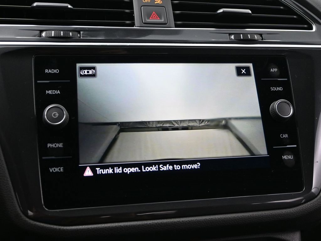 Used 2022 Volkswagen Tiguan SE R-Line image 21