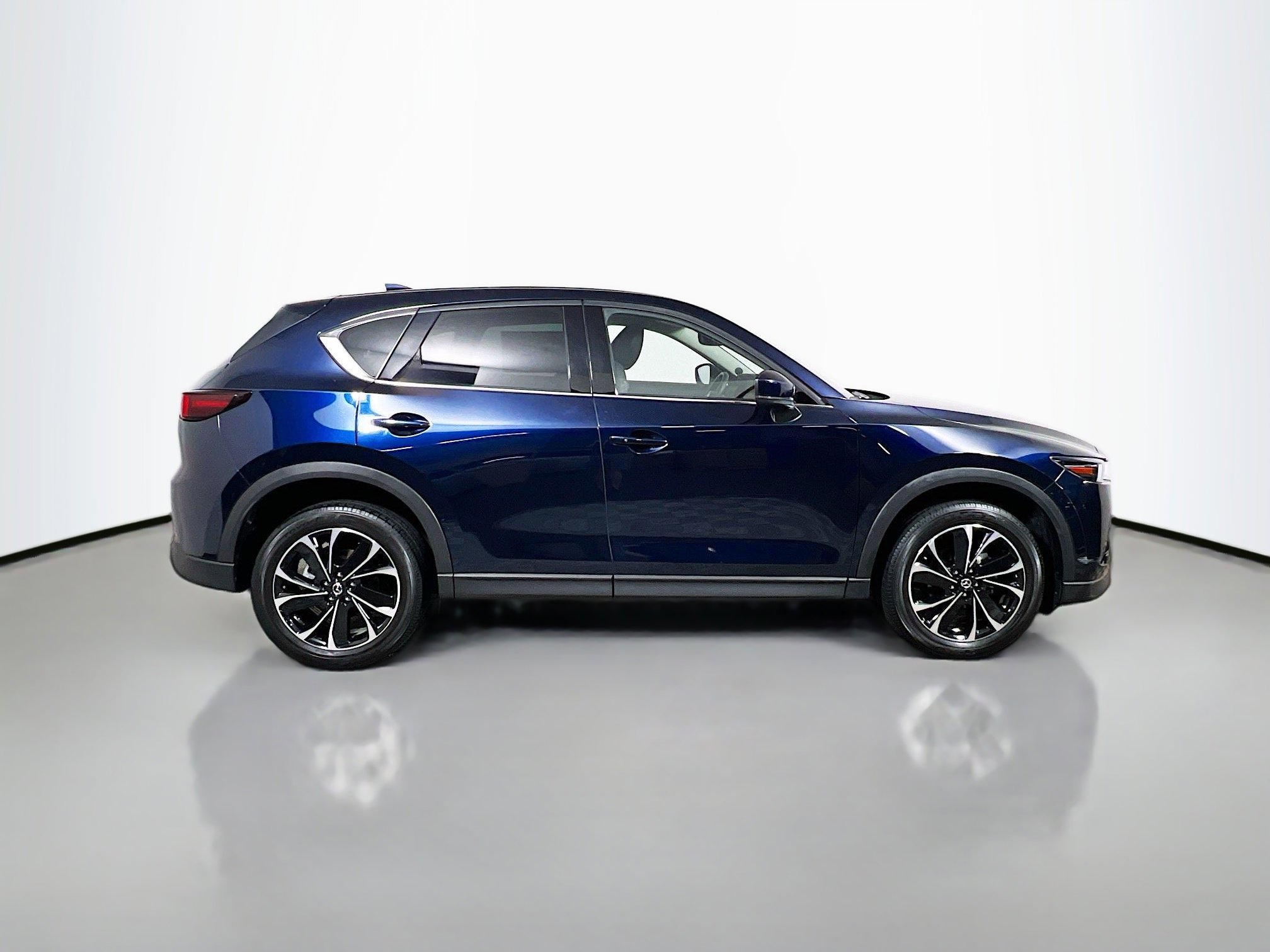 Used 2023 MAZDA CX-5 AWD 2.5 S w/ Premium Plus Pkg image 3