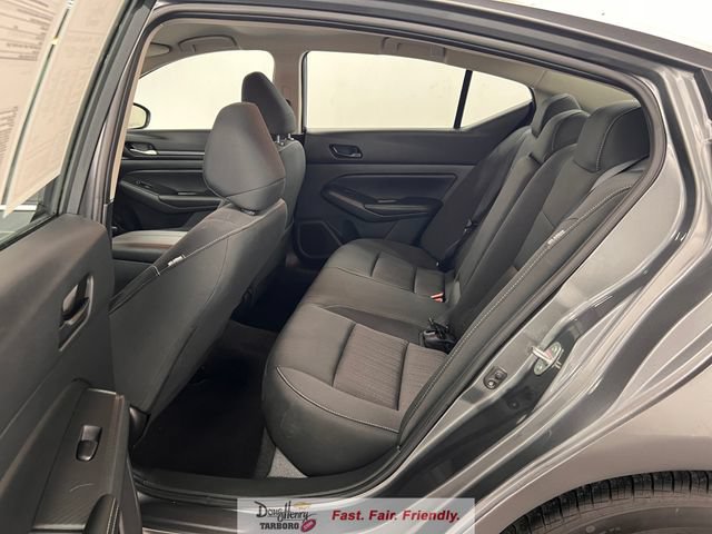 Used 2025 Nissan Altima 2.5 SV FWD image 34