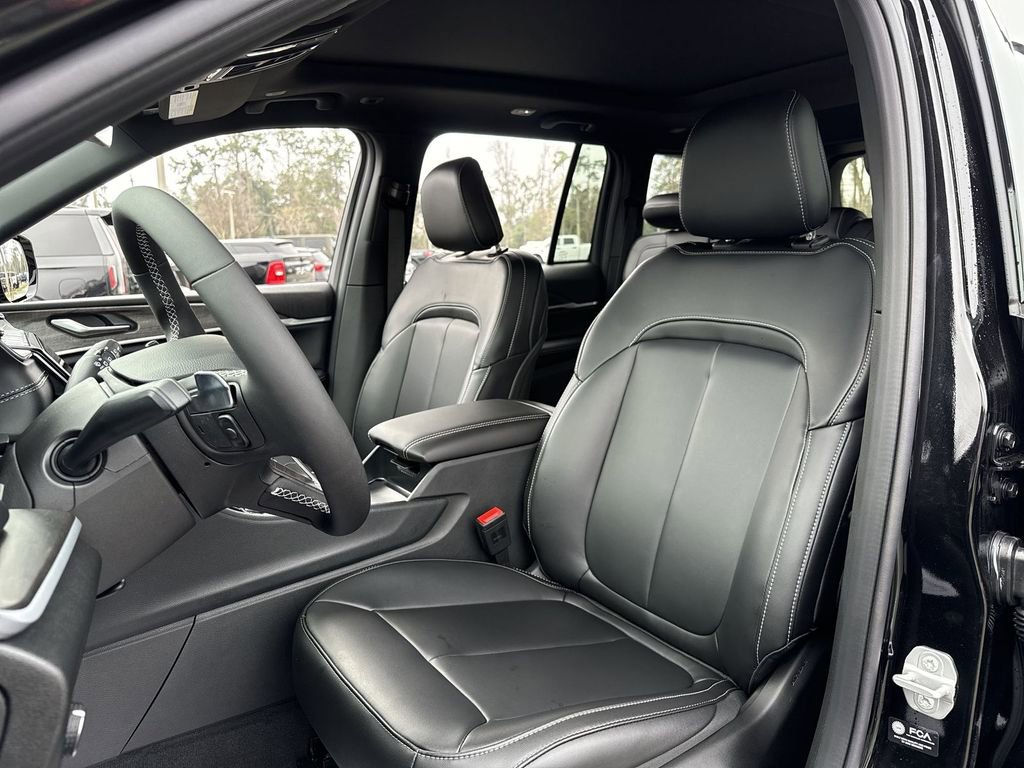 New 2025 Jeep Grand Cherokee Limited w/ Trailer Tow Package image 11