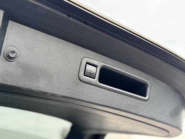 Certified 2021 Toyota Highlander XLE image 42