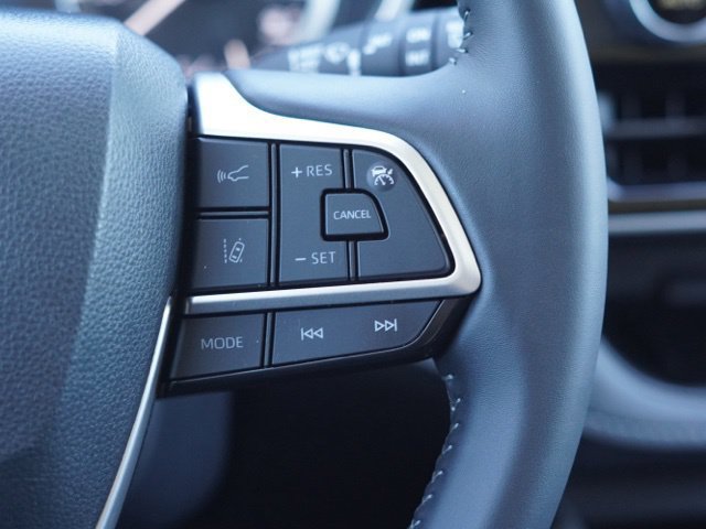 Used 2024 Toyota Highlander XLE AWD/4WD image 26