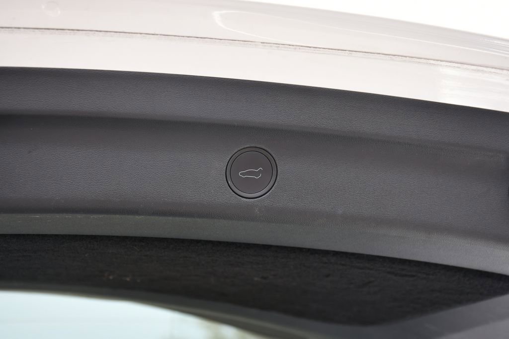 Used 2023 Tesla Model Y Performance AWD/4WD image 23