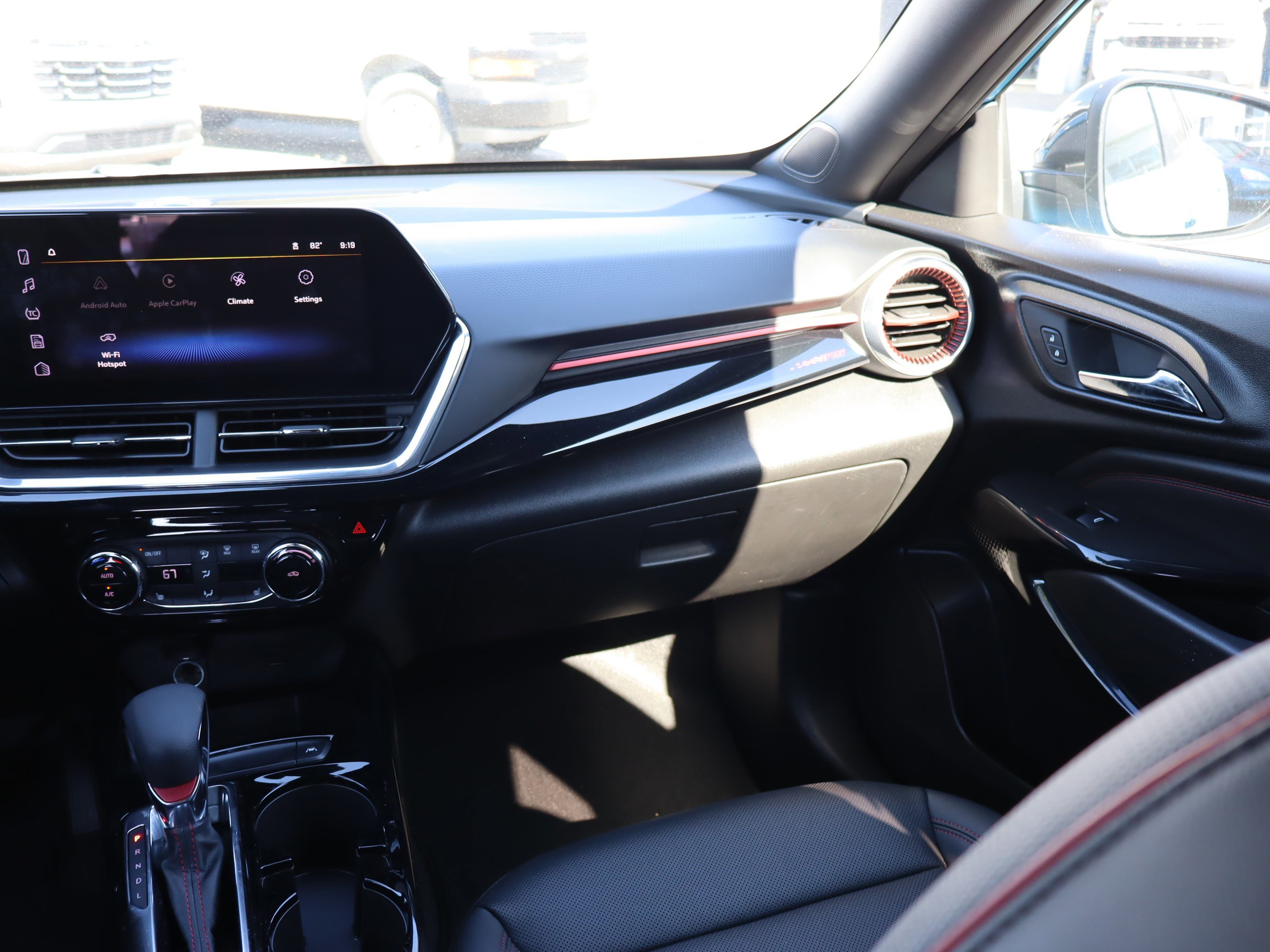 Used 2025 Chevrolet Trax RS w/ Driver Confidence Package FWD image 13