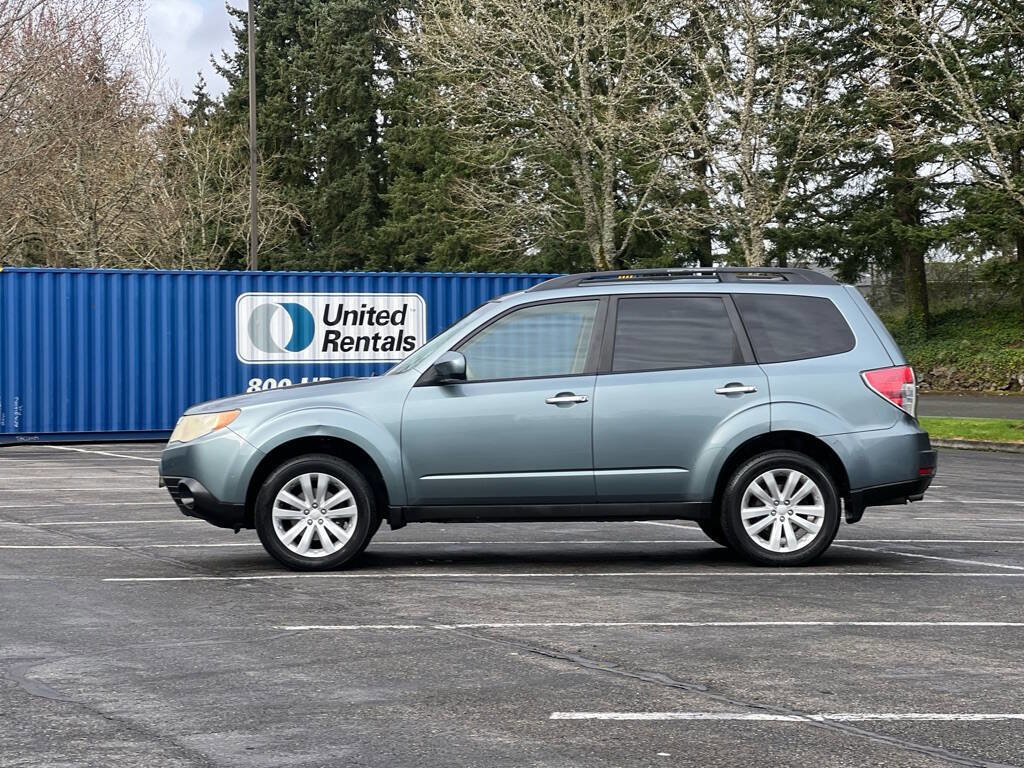 Used 2012 Subaru Forester 2.5X Premium w/ All-Weather Pkg image 2
