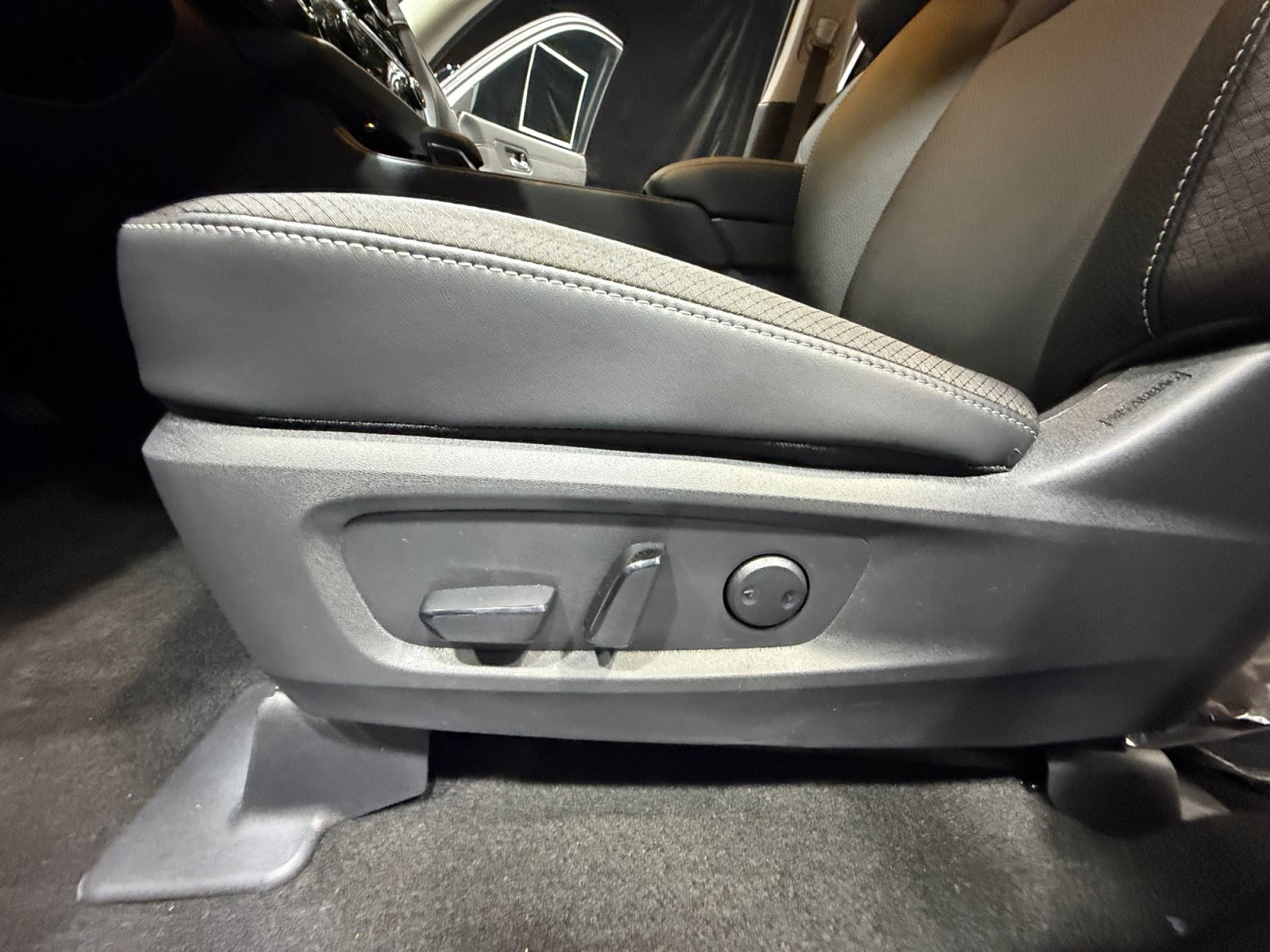 New 2026 Nissan Pathfinder SL AWD/4WD image 14