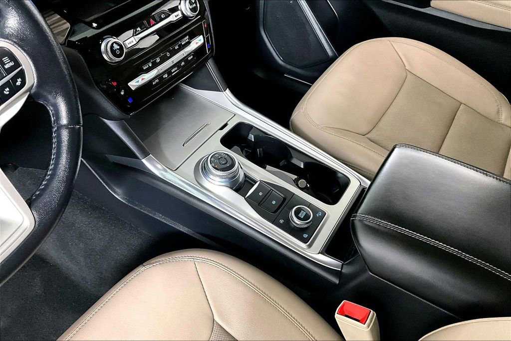 Used 2021 Ford Explorer Limited w/ Equipment Group 301A image 17