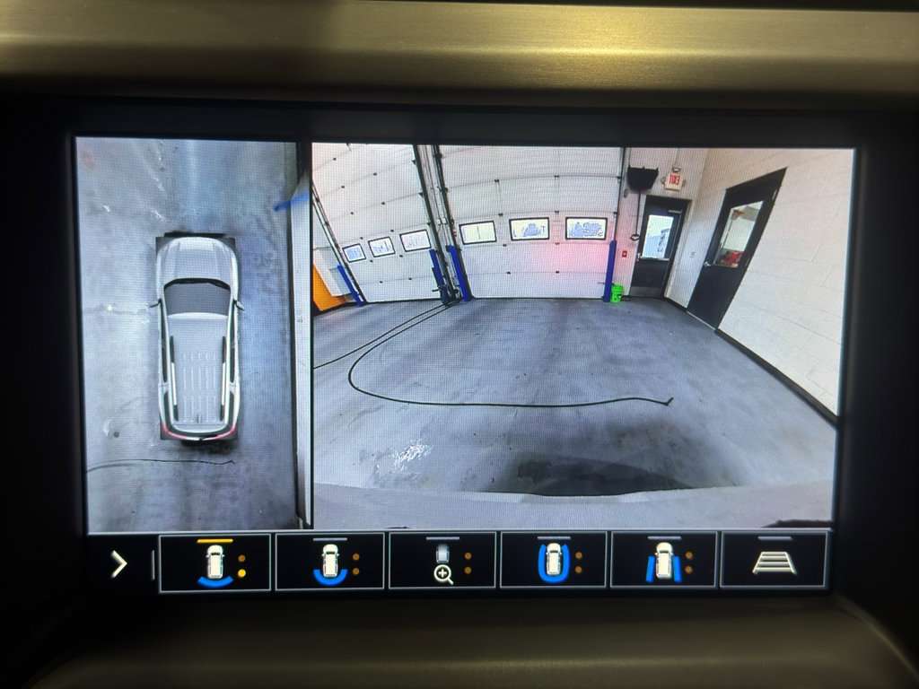 Used 2020 GMC Acadia Denali w/ GMC Pro Grade Package image 31