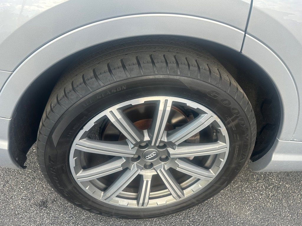 Used 2018 Audi Q7 3.0T Premium Plus w/ Premium Plus Package image 32