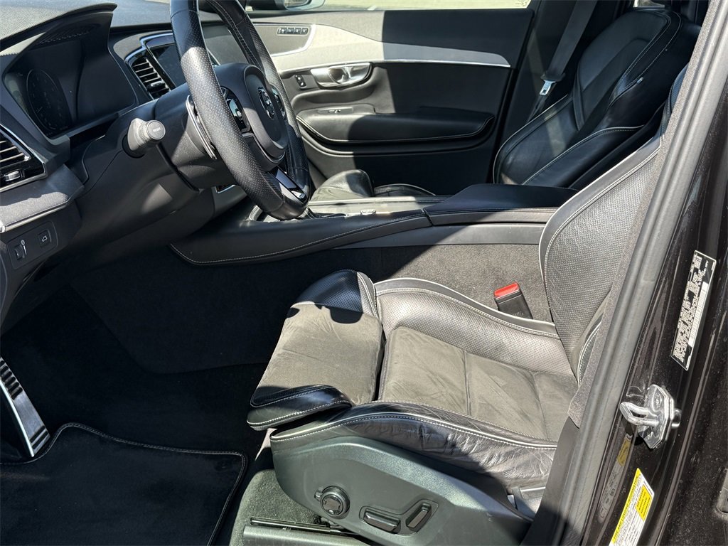 Used 2016 Volvo XC90 T6 R-Design w/ Convenience Package image 12