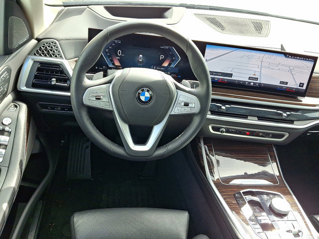 Used 2026 BMW X7 xDrive40i image 15