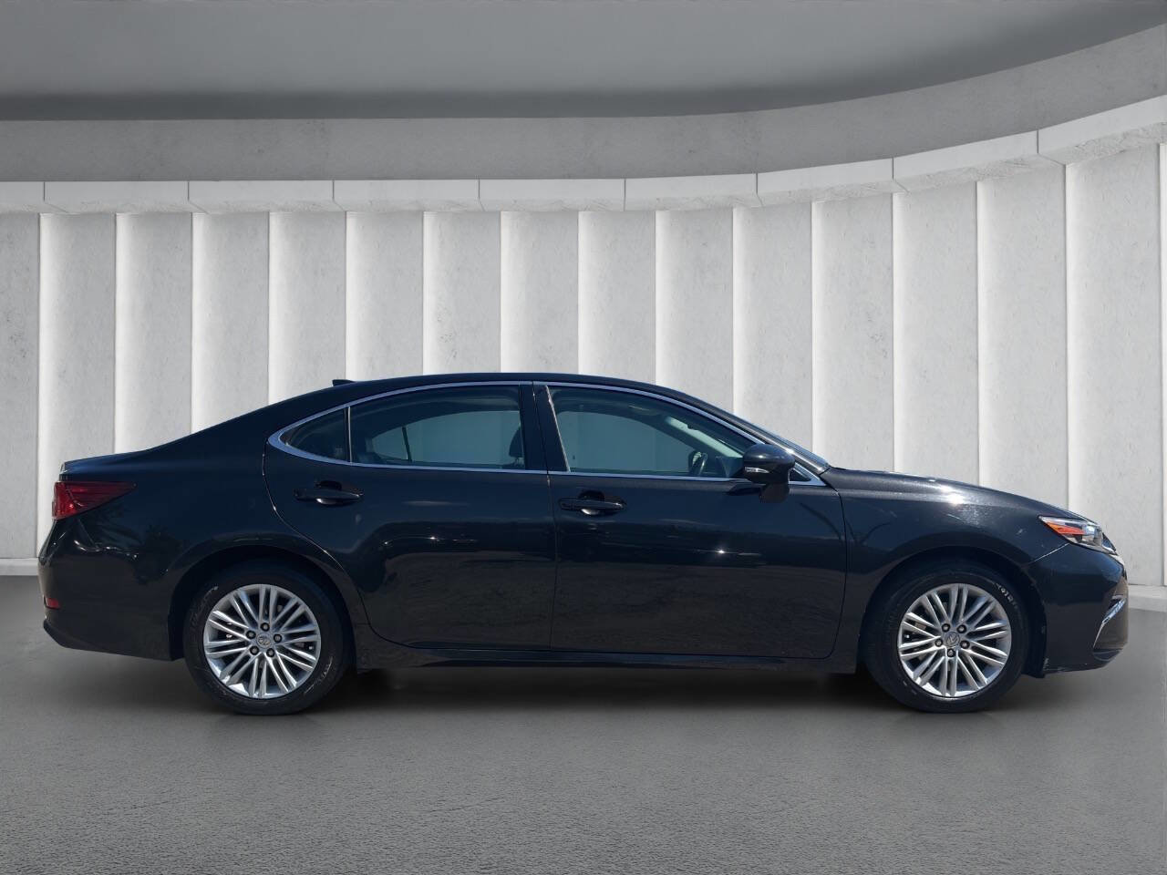 Used 2016 Lexus ES 350 w/ Accessory Package 2 FWD image 6