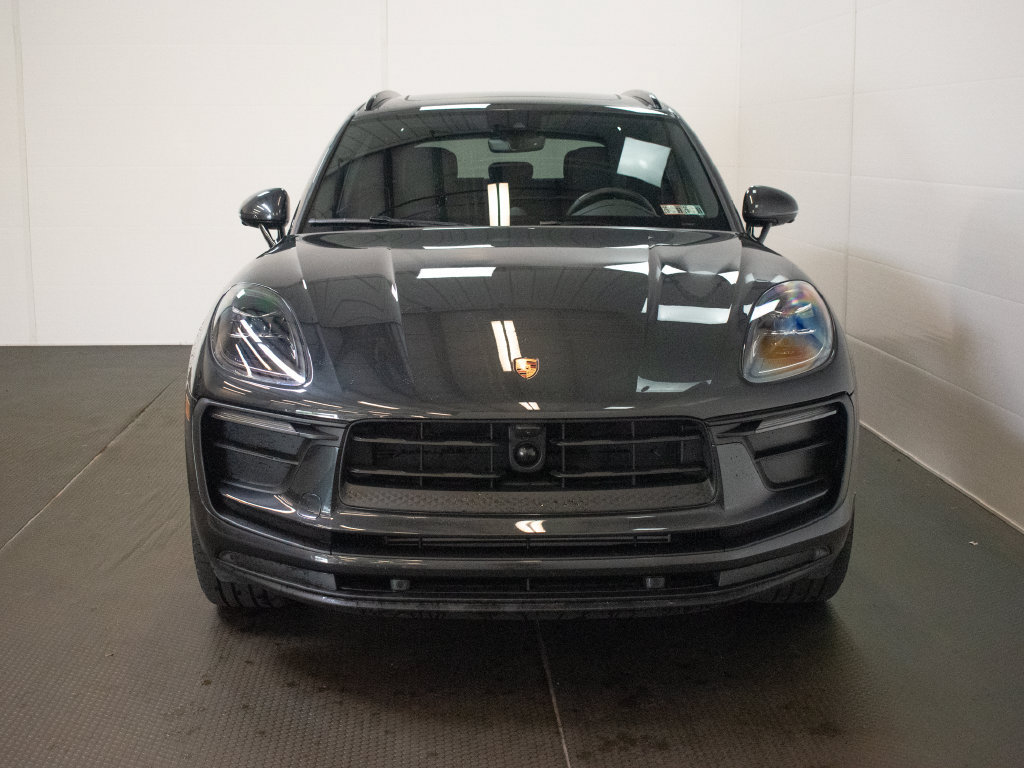 Certified 2026 Porsche Macan AWD/4WD image 7