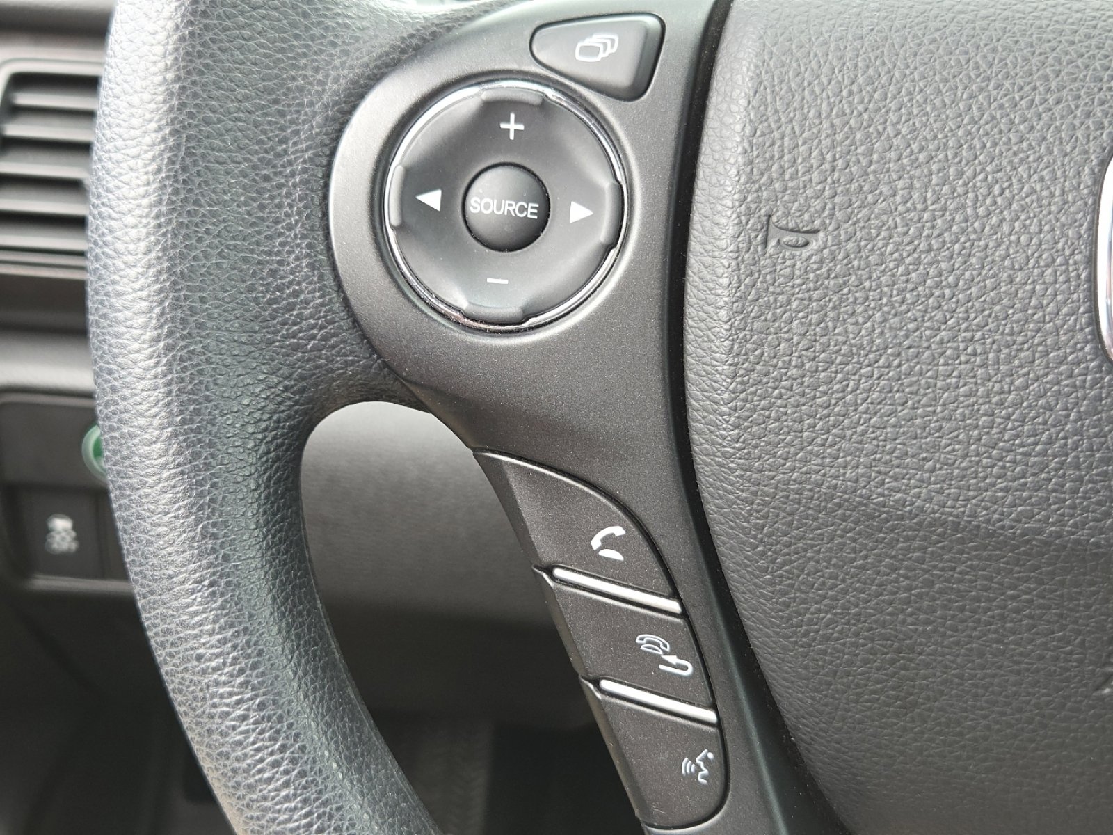 Used 2015 Honda Accord EX image 30