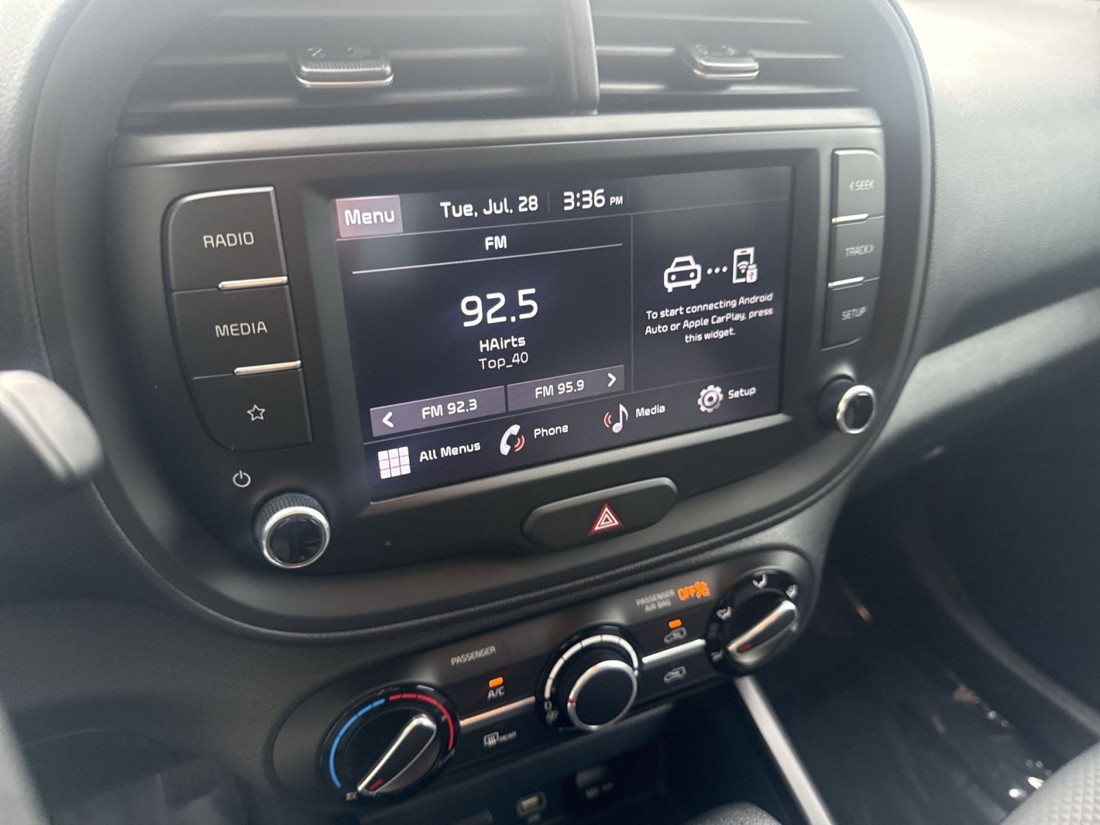 Used 2024 Kia Soul LX w/ Option Group 015 FWD image 18