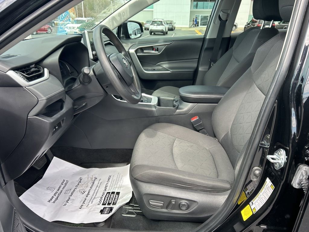 Used 2024 Toyota RAV4 AWD Hybrid image 2