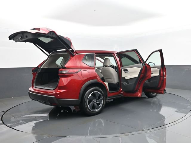 Used 2025 Nissan Rogue SV AWD/4WD image 29